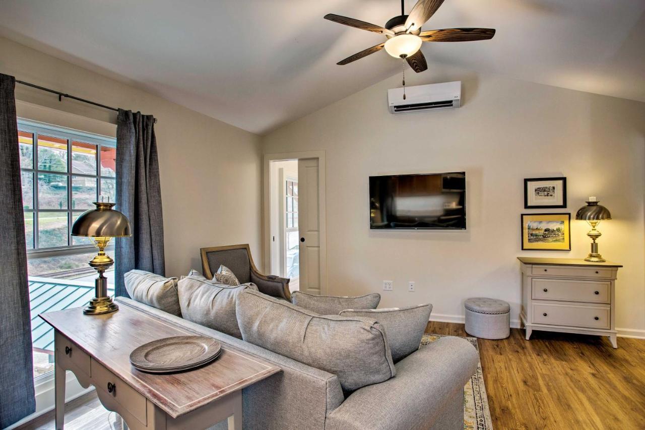 Saluda Main Street Retreat - Central Location! Kültér fotó