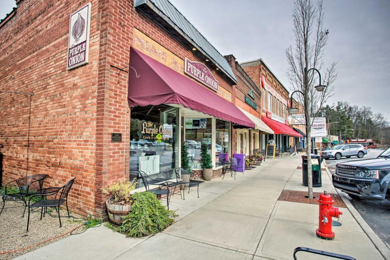 Saluda Main Street Retreat - Central Location! Kültér fotó