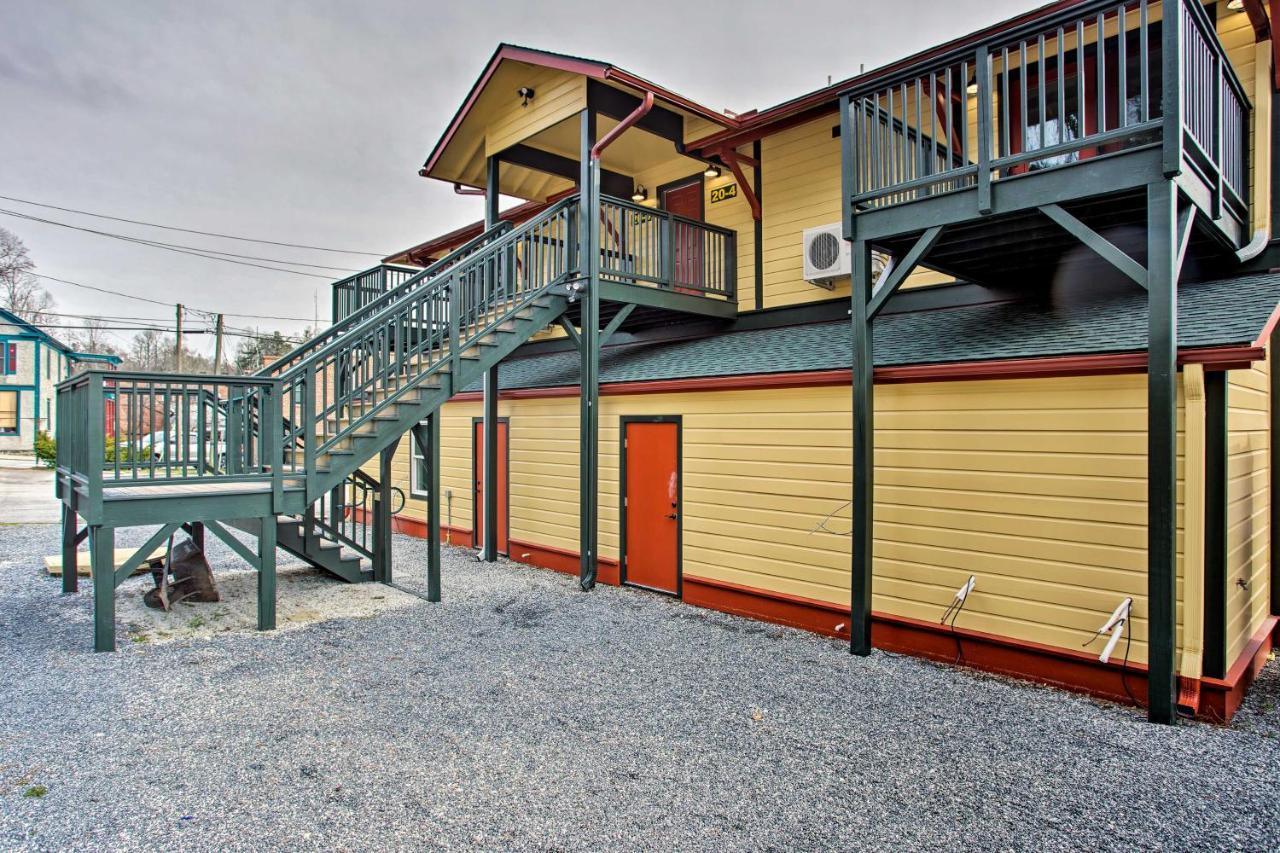 Saluda Main Street Retreat - Central Location! Kültér fotó